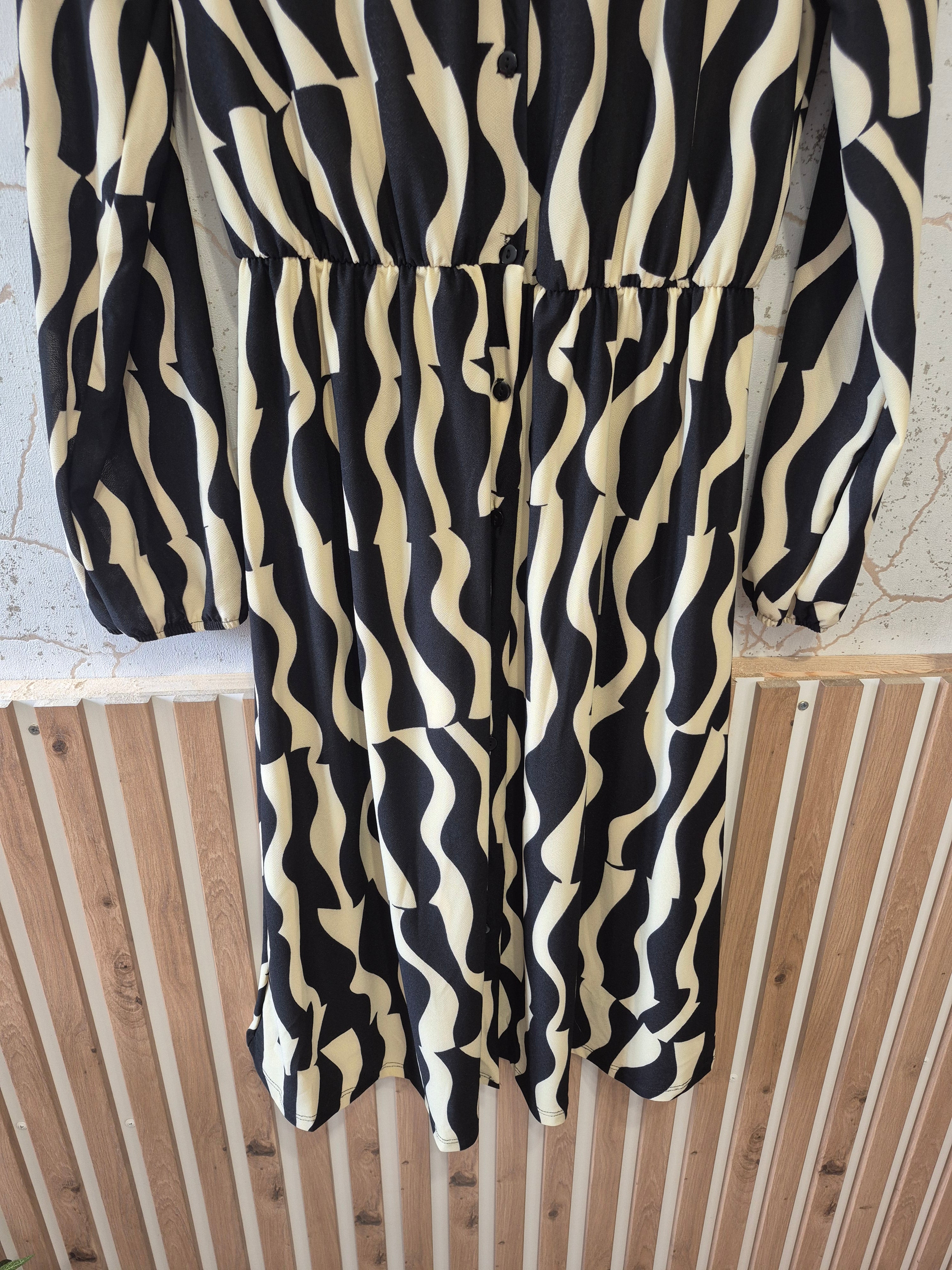 Robe noir et écru