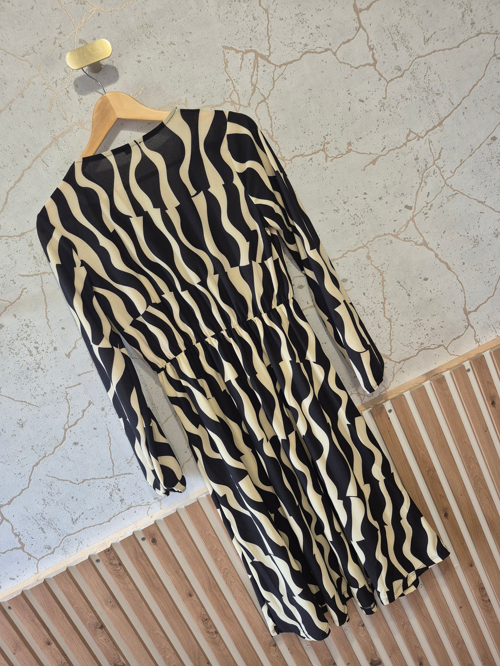 Robe noir et écru