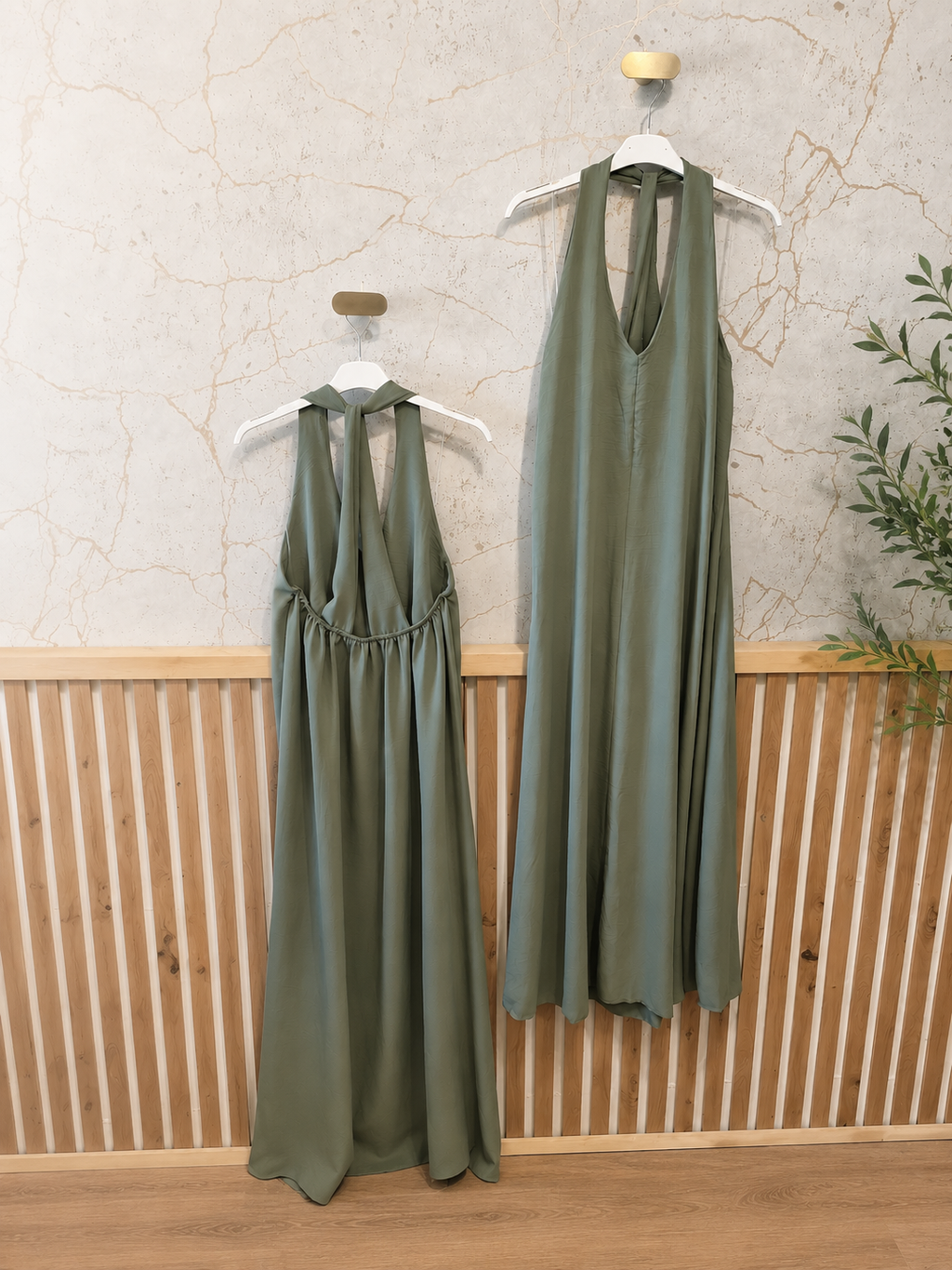 Robe longue dos croisé vert sauge