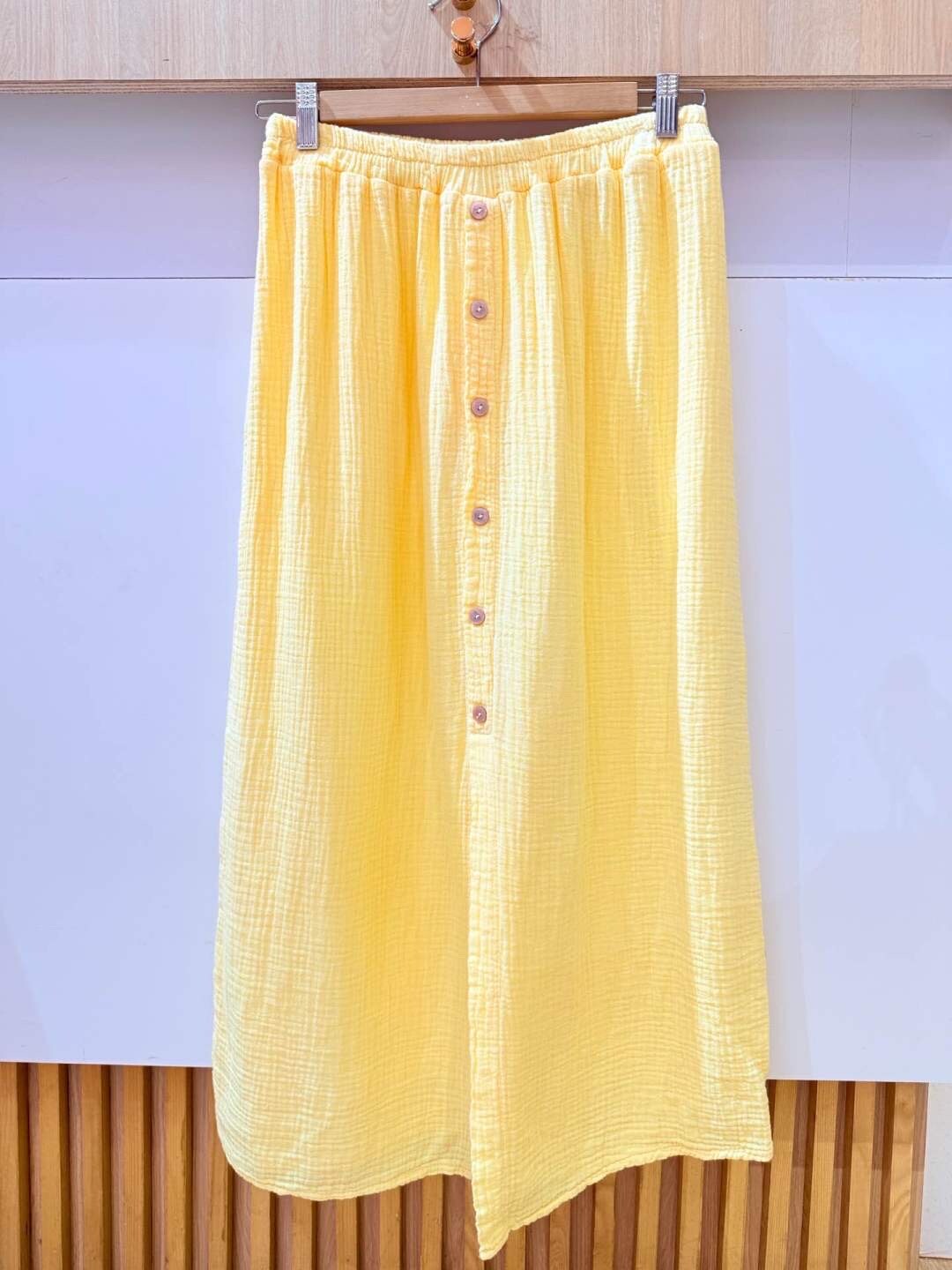 Jupe Jaune avec boutons